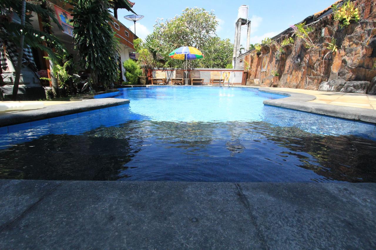 Отель Pondok Wisata Elsa 2 Ловина Экстерьер фото