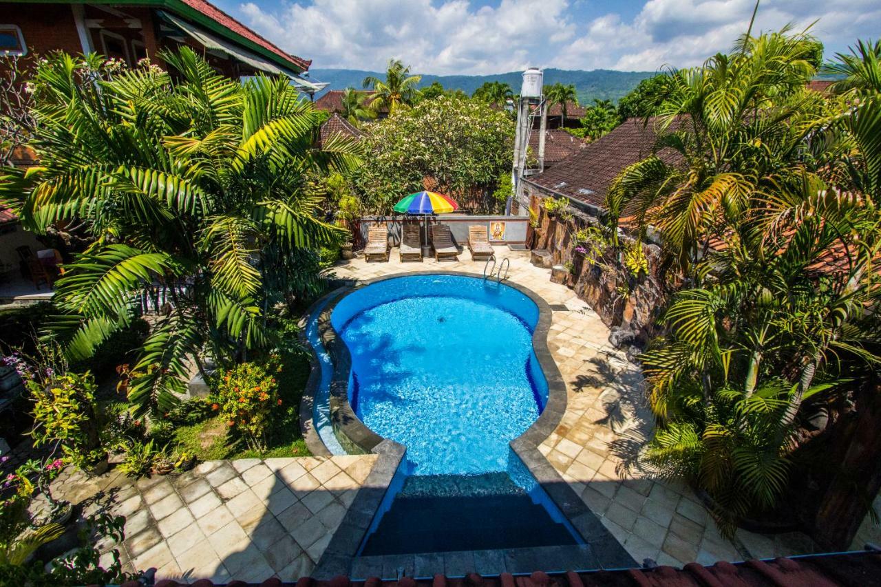 Отель Pondok Wisata Elsa 2 Ловина Экстерьер фото